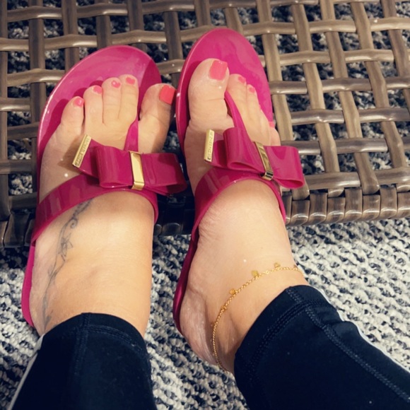 michael kors jelly sandals - Picture 3 of 7